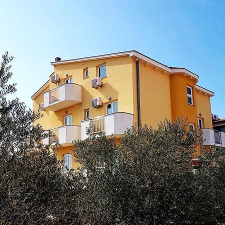Apartmani Lili Сукошан Экстерьер фото