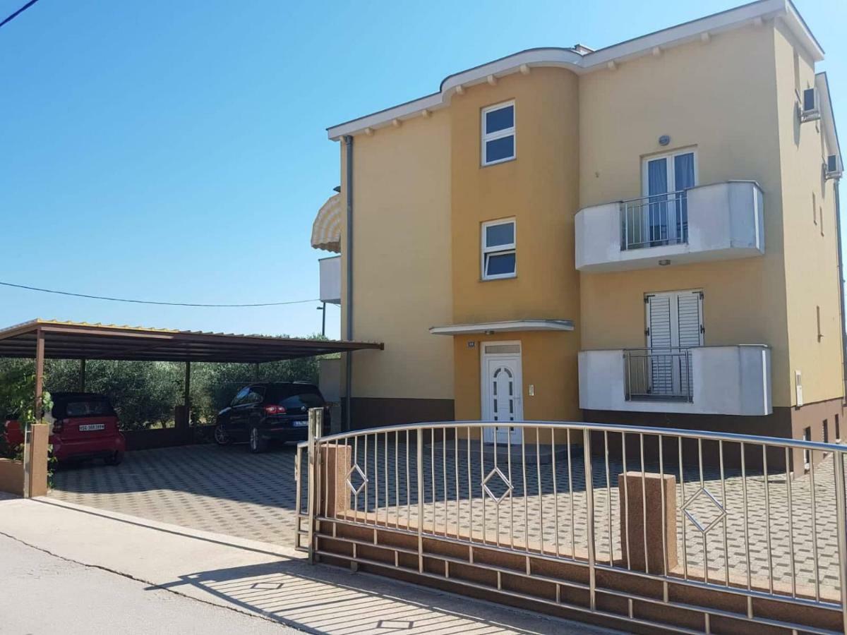 Apartmani Lili Сукошан Экстерьер фото