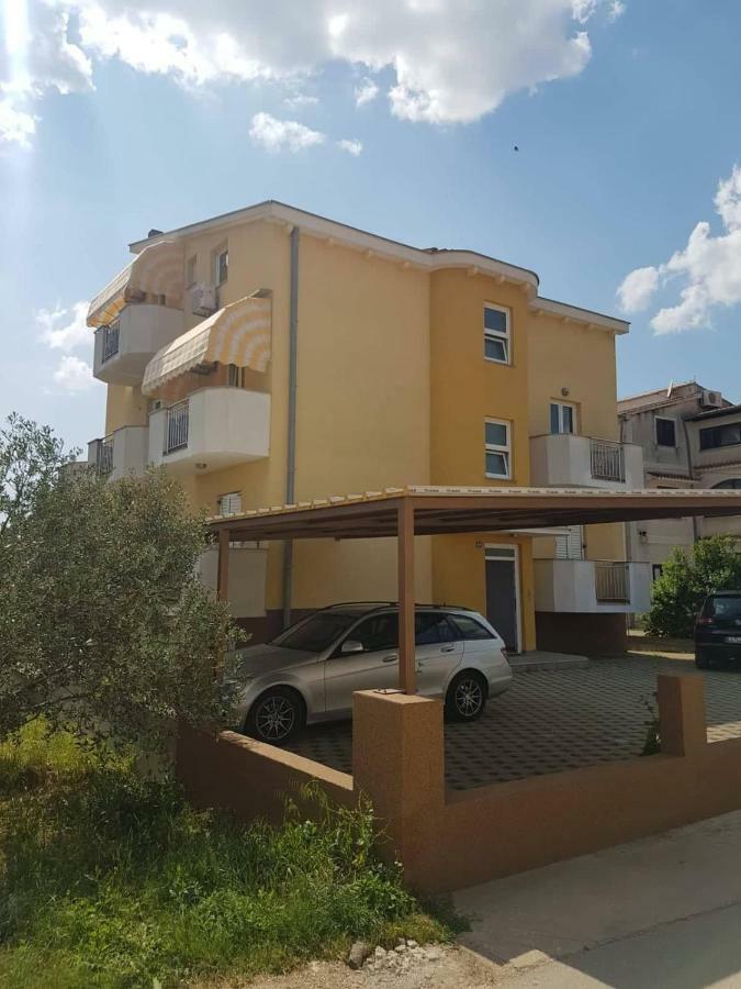 Apartmani Lili Сукошан Экстерьер фото