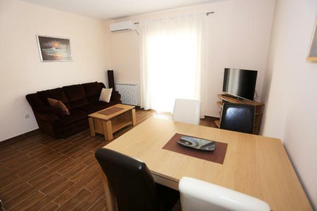 Apartmani Lili Сукошан Экстерьер фото