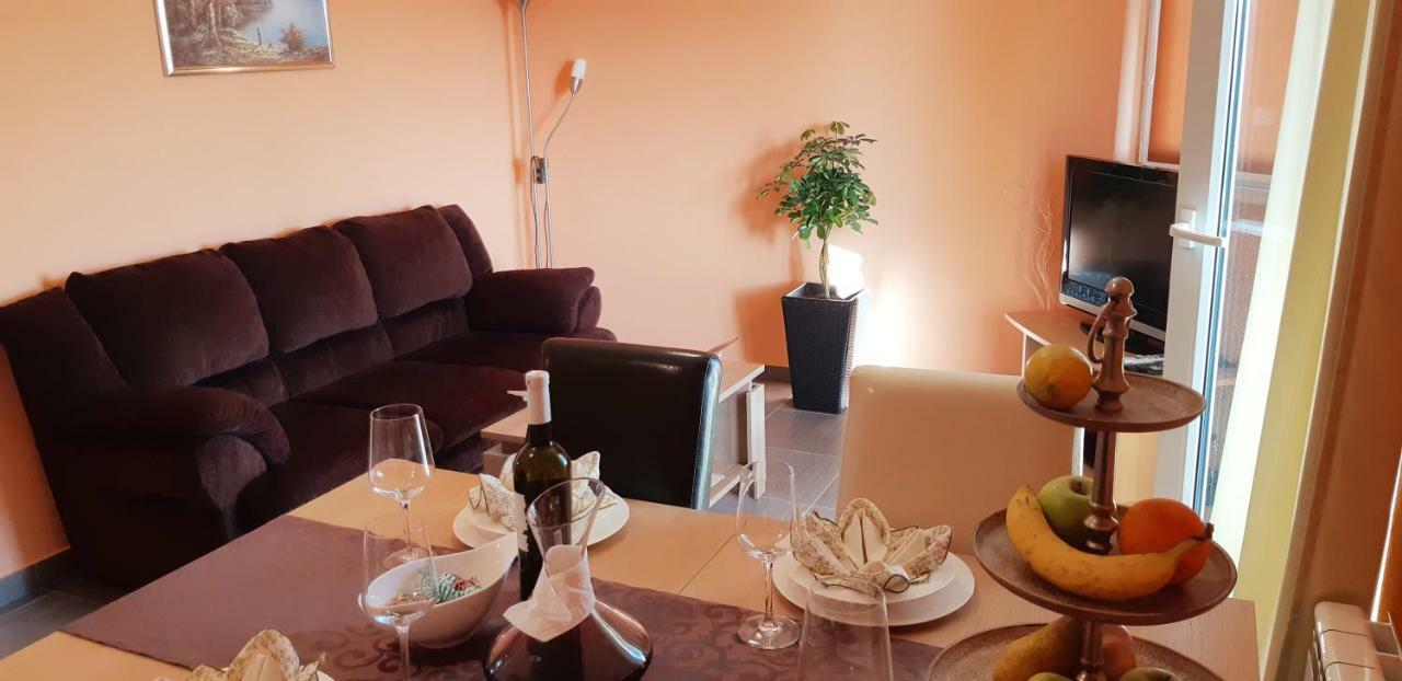 Apartmani Lili Сукошан Экстерьер фото